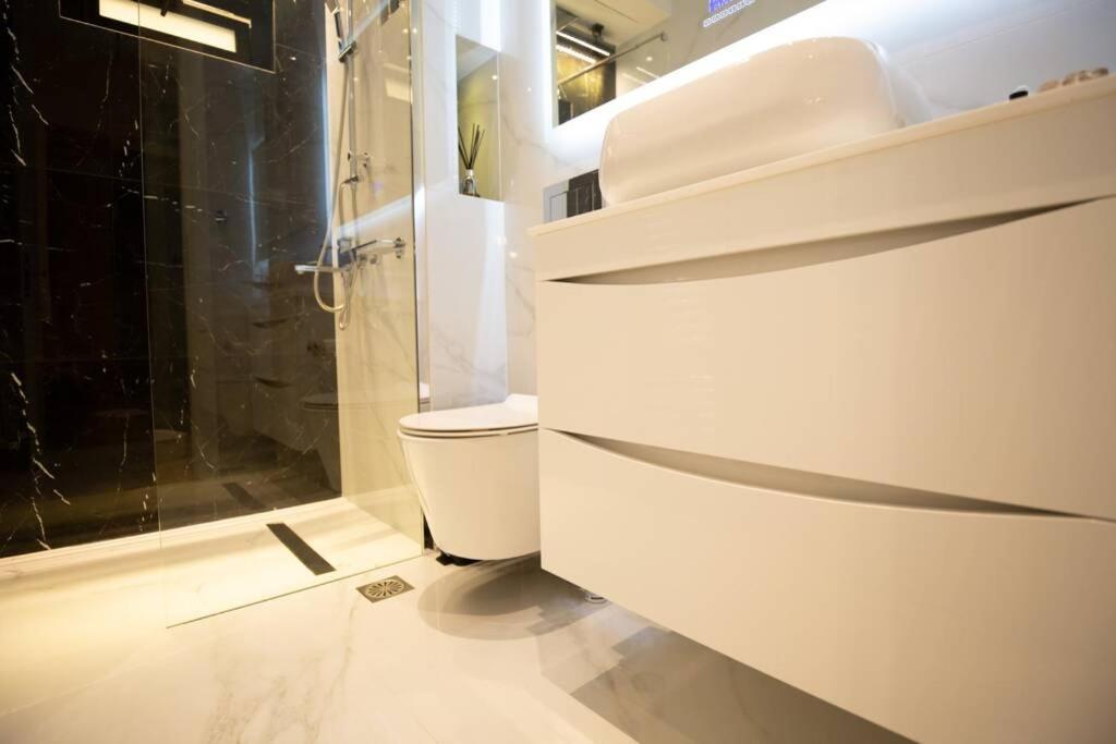 Ecostay-Serenity,Business Class Apartment By The Sea In Alimos Kalamaki Atenas Exterior foto